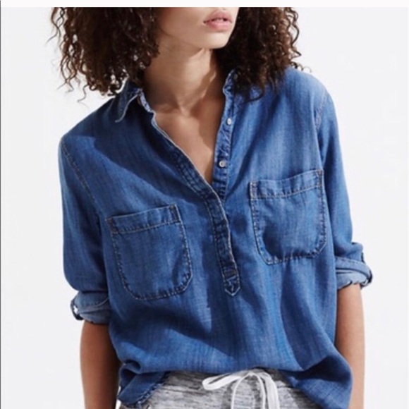 Lou & Grey Tops - Lou & Grey Denim Popover Button Shirt Medium